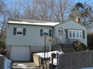 48 Valleyview Rd, Bellingham, MA 02019