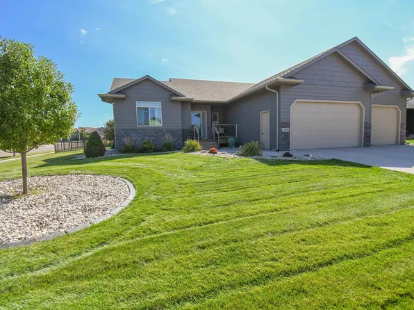 1200 S Thecla Ave, Sioux Falls, SD 57106