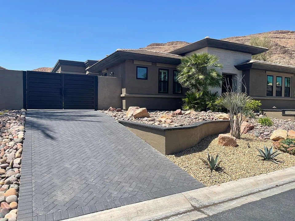 2577 Red Arrow Dr