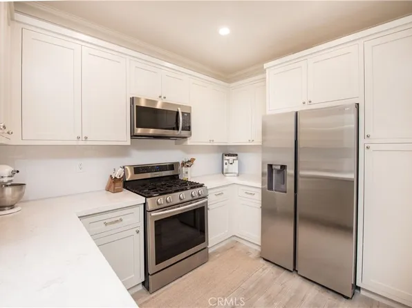 7881 E Horizon View Dr, Anaheim, CA 92808