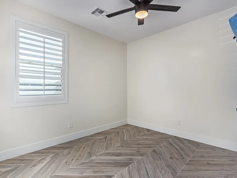 12152 W Winslow Ave — Photo 33