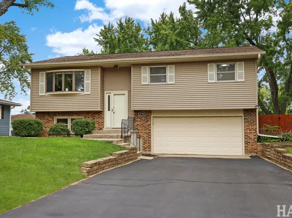 4708 Bonner Dr, McHenry, IL 60050