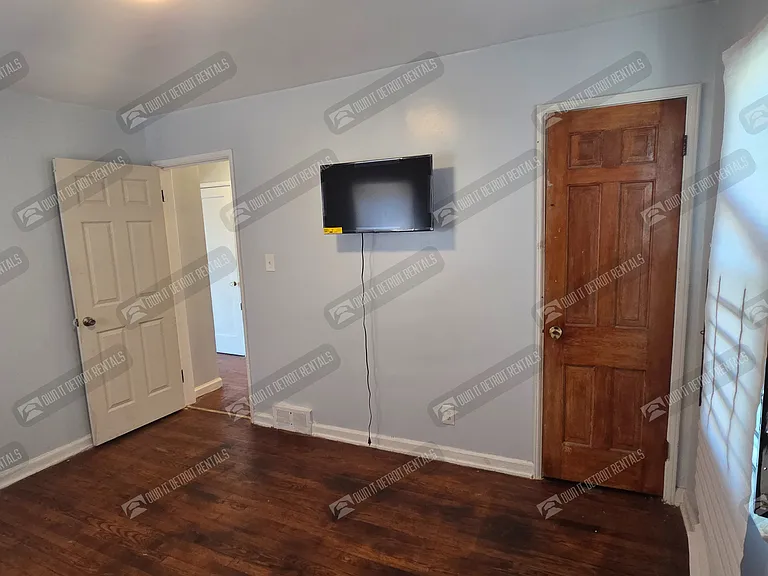 16251 Edmore Dr — Photo 7