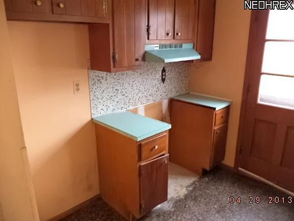 3rd image of 13978 Zaremba Dr
