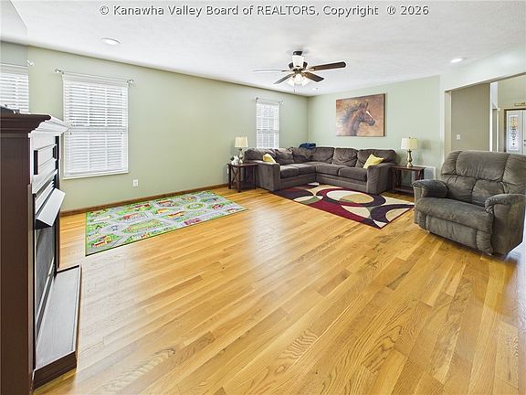 4th image of 108 Victorian Commons Rd