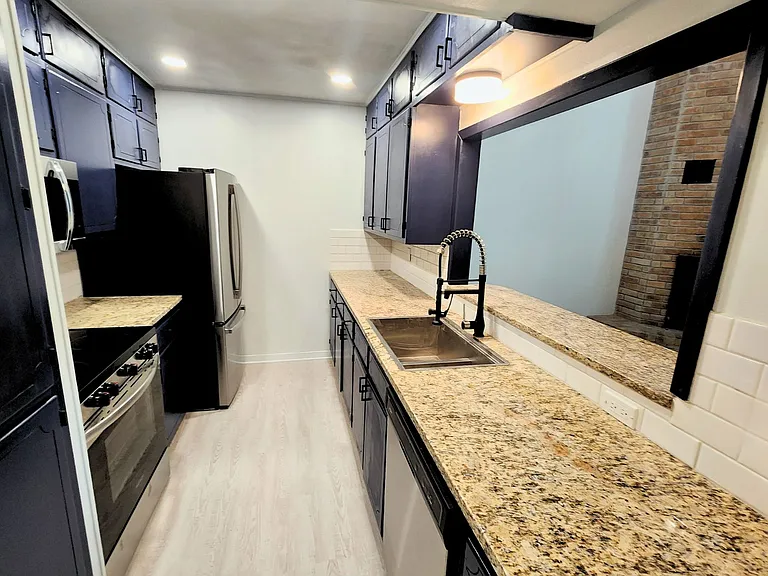 103 Brentwood Dr #103 — Photo 9