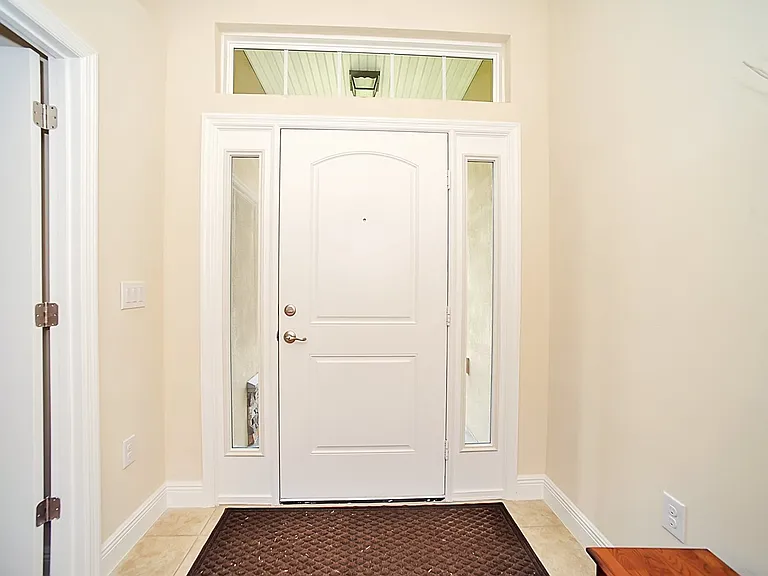 553 Hollow Glen Dr — Photo 4