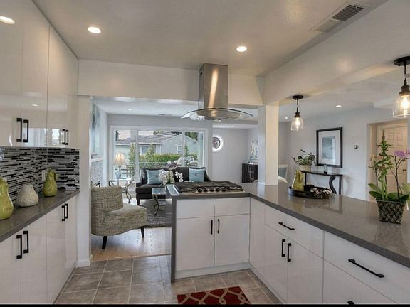 5th image of 1009 E Santa Inez Ave