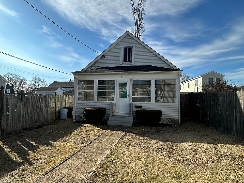 1st image of 17 Bird St #1