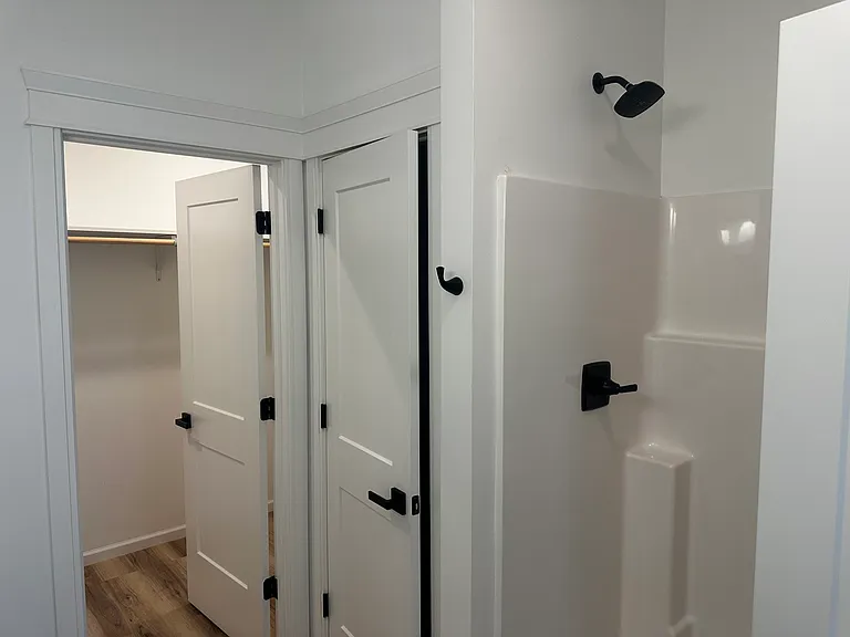 387 S Madison St — Photo 13