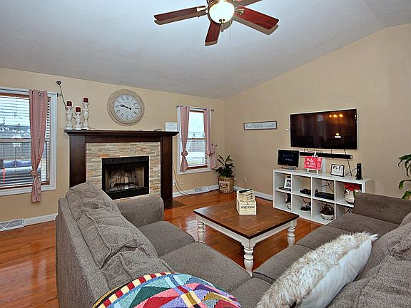 2nd image of 4334 Sunbury Dr