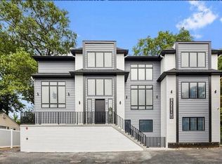 3 Roberts Rd, Monsey, NY 10952