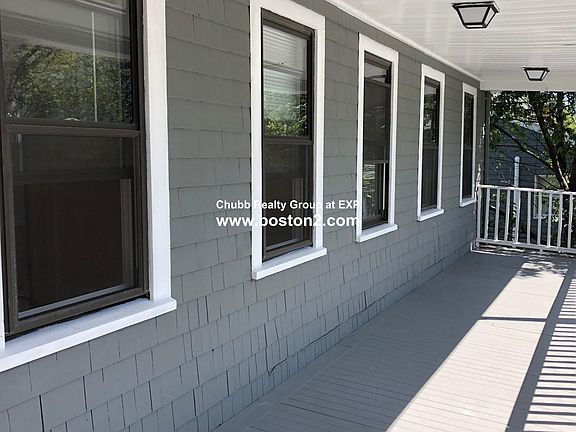 2nd image of 40 Spear St