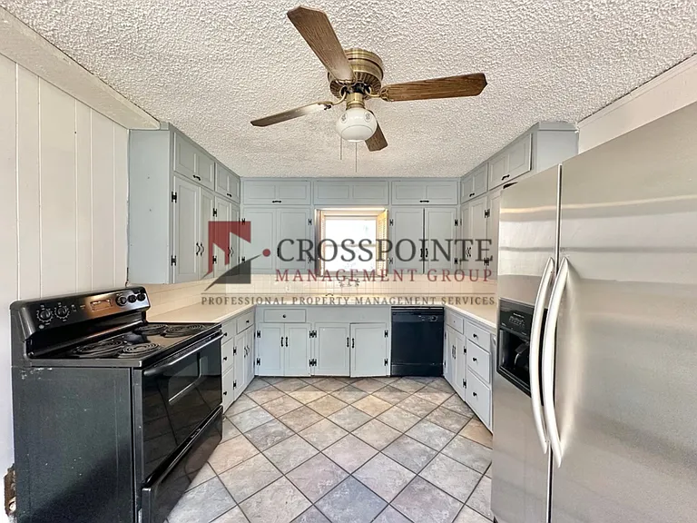1107 Dogwood St — Photo 9