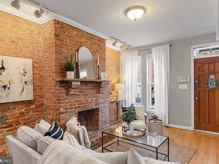 1628 S Charles St — Photo 38