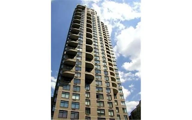 Rented by Douglas Elliman | media 21