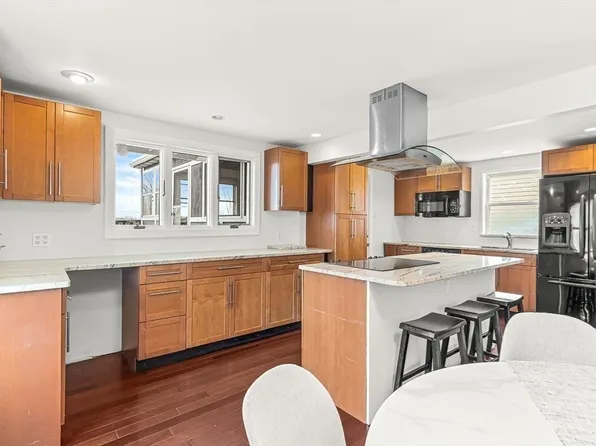 61 E Albion St, Somerville, MA 02145