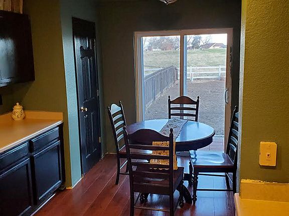 4th image of 250 Ponderosa Pl
