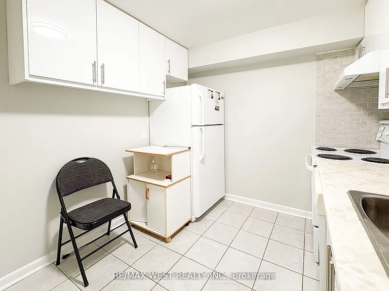 5 Arlstan Dr #BASEMENT — Photo 7