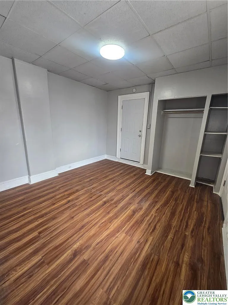 Building Photo - 136 S 5th St #4