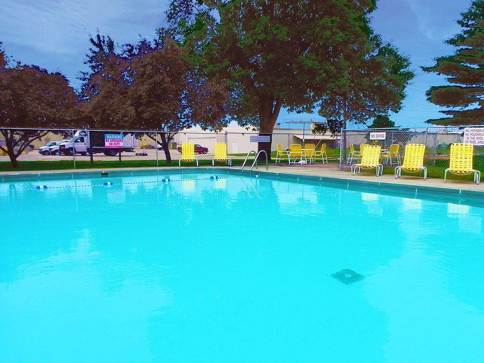 1st image of 2034 9th St APT 33