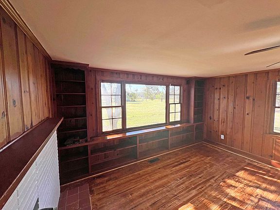 14th image of this home