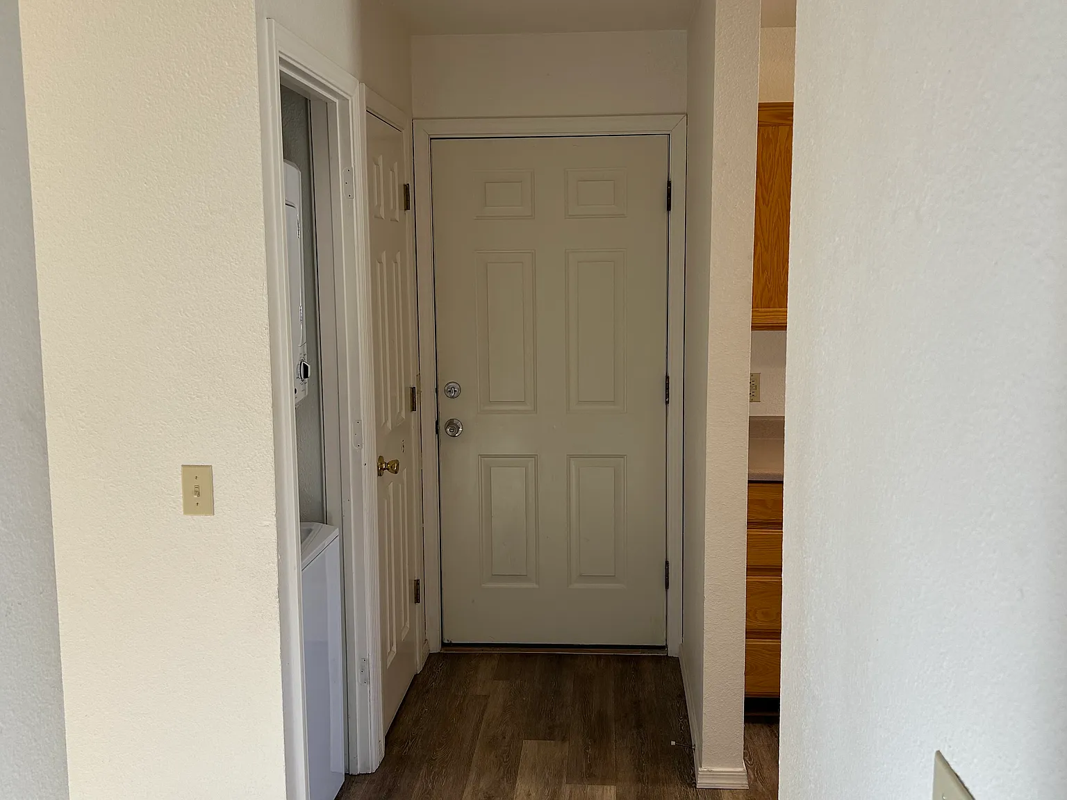 2 bed, 1000 sqft, $1,495 — Photo 2