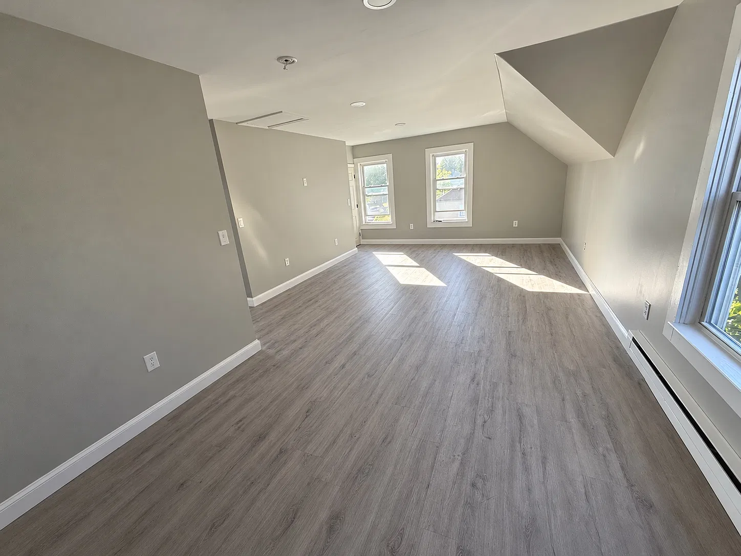 2 bed, 1000 sqft, $1,750 — Photo 2
