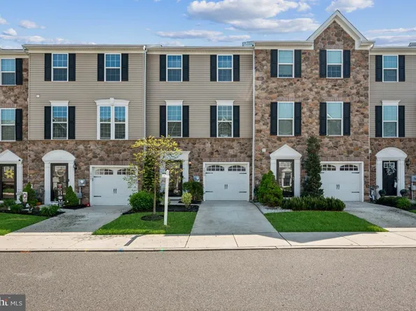 1066 Paladin Pl, Sewell, NJ 08080