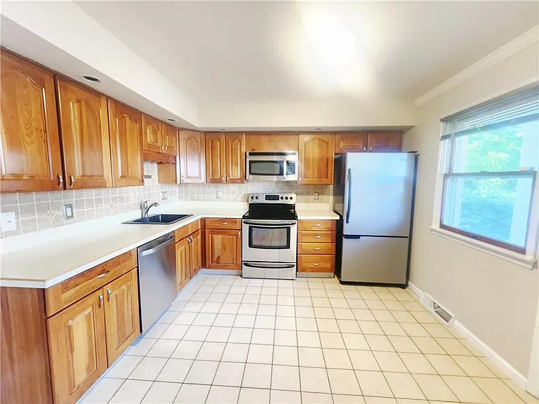 194 Springhouse Rd — Photo 17