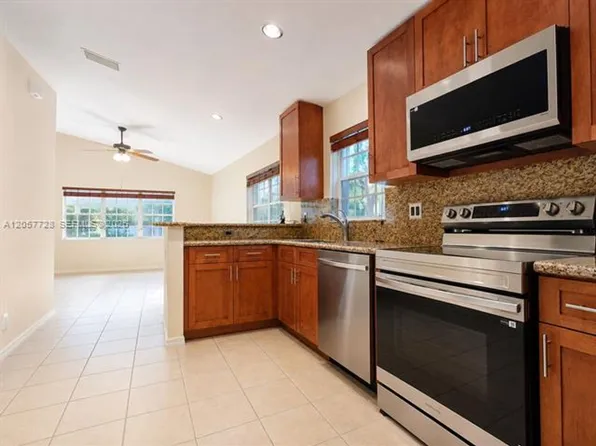1041 Cedar Falls Dr #1041, Fort Lauderdale, FL 33327