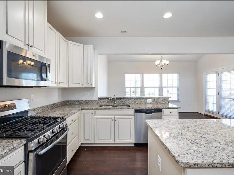 9203 Wild Spruce Dr — Photo 6