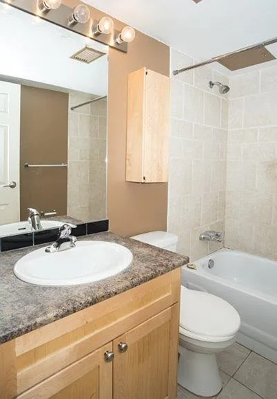 1240 12th Ave SW #502 — Photo 8