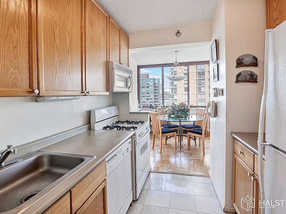 5th image of 474 48th Ave APT 28B