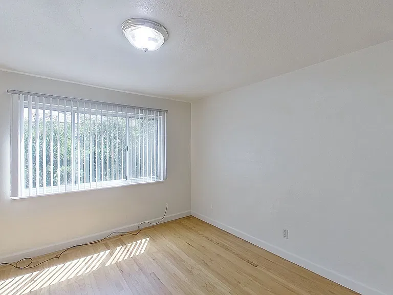 2750 Dwight Way — Photo 14
