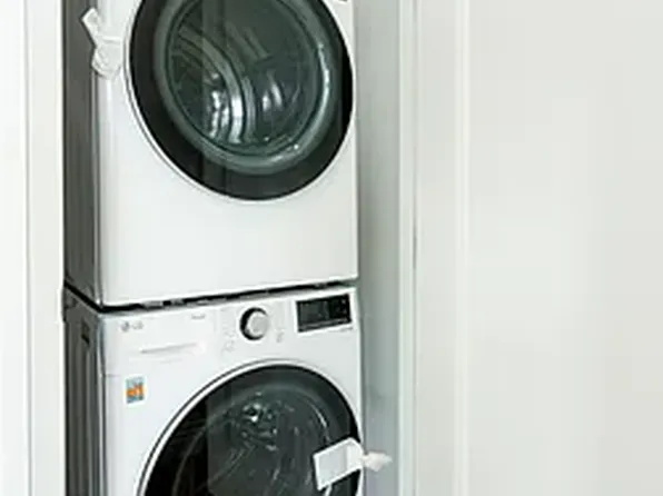 875 4th Avenue image 10 of 24