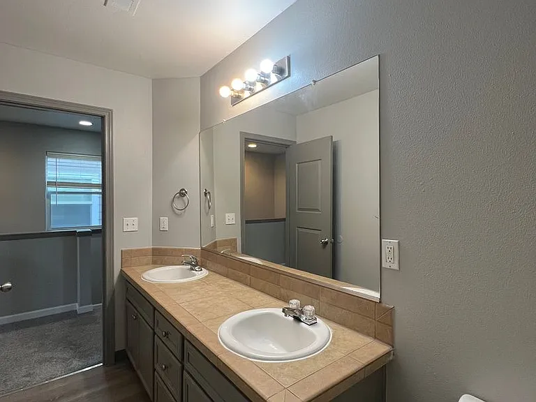 Parker Townhomes — Photo 5