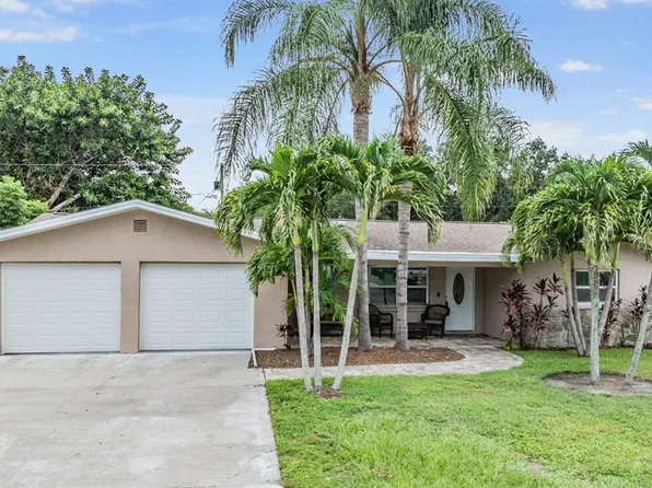 1986 Meadow Dr, Clearwater, FL 33763