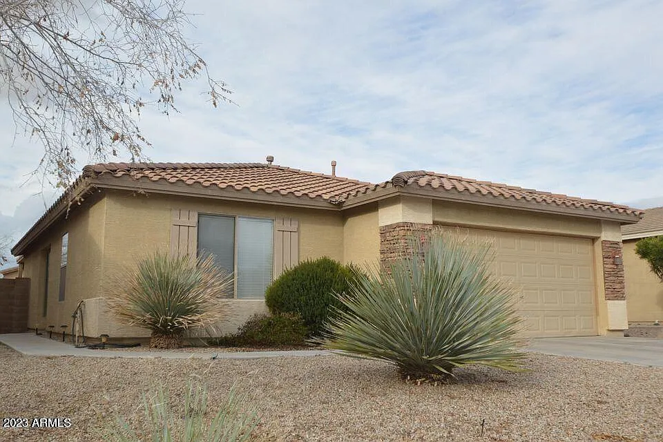 42426 W Desert Fairways Dr