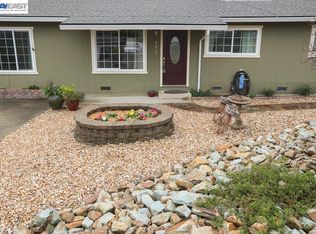3345 Oakwood Pl, Redding, CA 96001