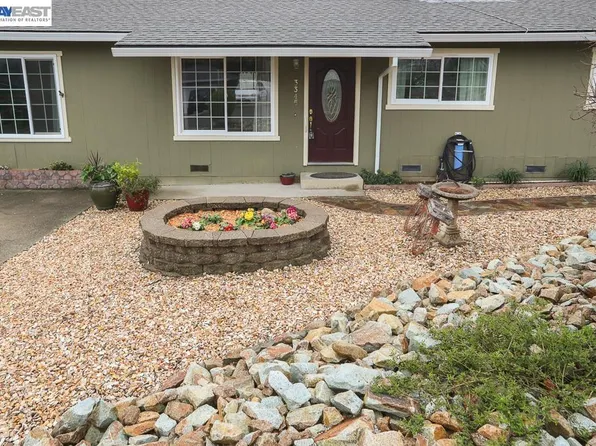3345 Oakwood Pl, Redding, CA 96001