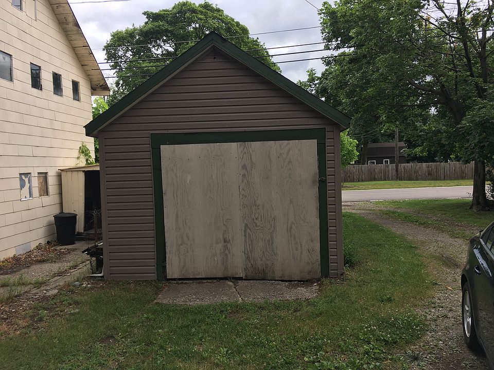 2nd image of 94 S Washington St