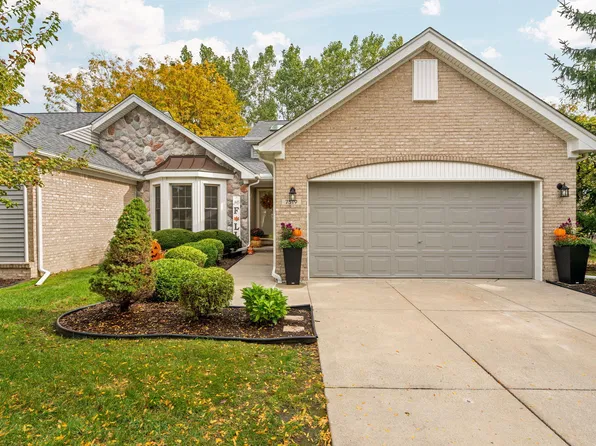 7519 Green Meadow Ln, Canton, MI 48187