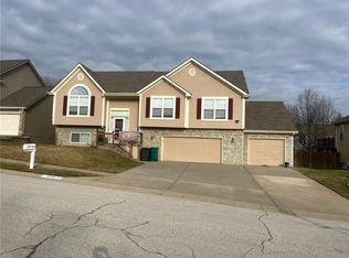 13735 Wagon Pass Rd, Platte City, MO 64079
