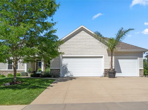 2825 Rosebay Ct, Cedar Rapids, IA 52411