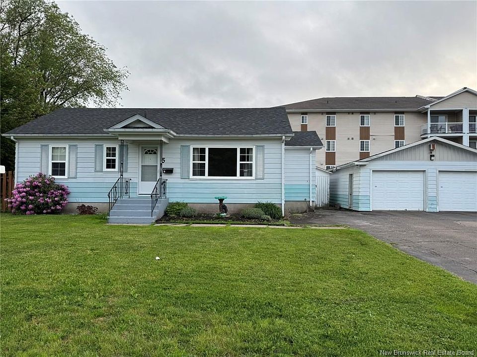 1st image of 5 Wentworth Dr