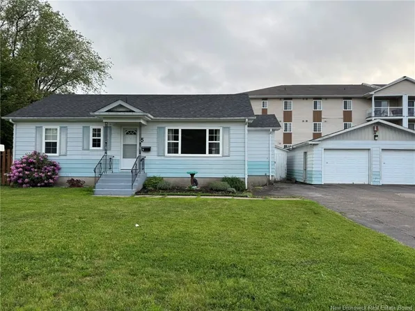 5 Wentworth Dr, Riverview, NB E1B 2T4