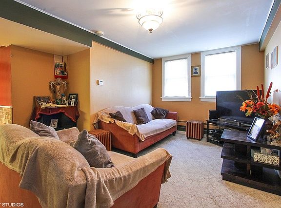 3rd image of 210 E Green St