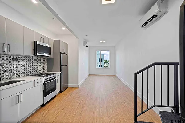 Rented by ERNY LLC | media 2