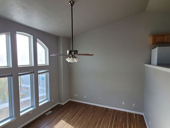 4th image of 3200 Robinhood Loop
